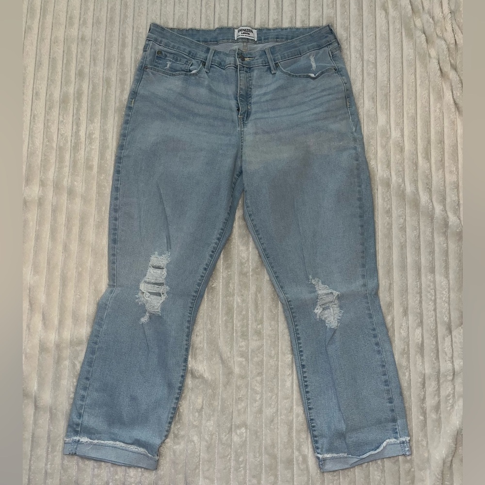 Women's Denizen from Levi’s Light Blue Mid Rise Slim Boyfriend Jeans • Size 16